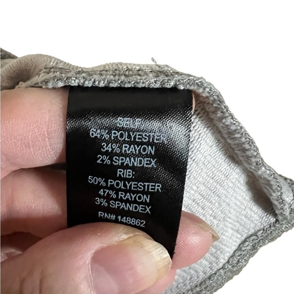 A torrid fleece gray skirt in size 3X - Picture 5 of 7